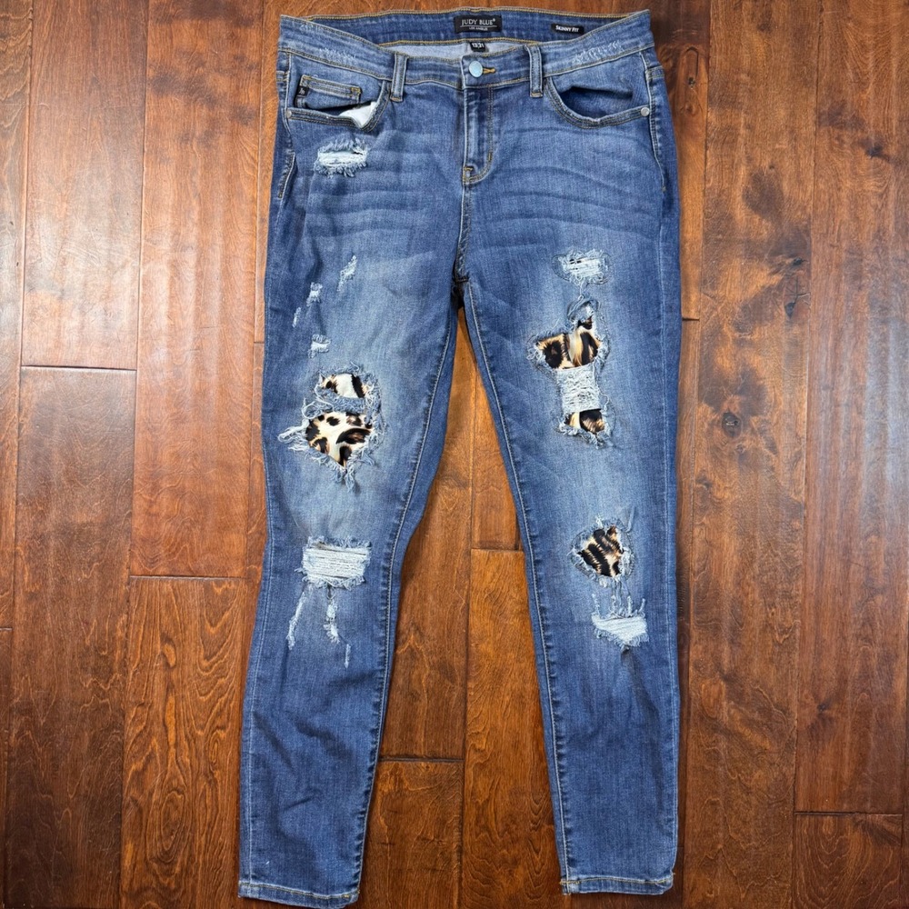 Judy Blue Leopard Distressed Skinny Jeans Medium Wash Size 13 / 31 Animal Print